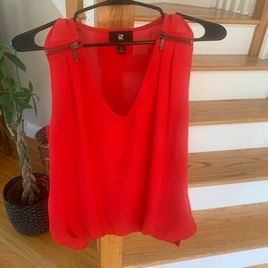 WOMEN’S RED SLEEVELESS BLOUSE - MEDIUM
